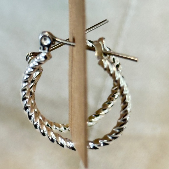 2/$15 Silver tone hinged hoop earrings w/rope style design - Picture 8 of 10